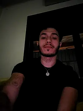Snapshot of Thewildaliii0 chatting on 04/24/26, 11:40 Thewildaliii0 online show from 04/24/26, 11:40