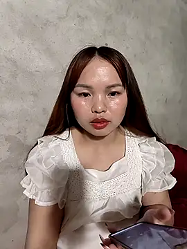 Snapshot of Mina_xYx chatting on 04/17/26, 11:46 Mina xYx online show from 04/17/26, 11:46