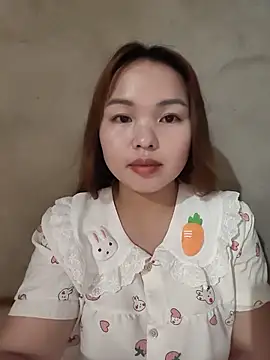 Snapshot of Mina_xYx chatting on 05/20/26, 04:35 Mina xYx online show from 05/20/26, 04:35