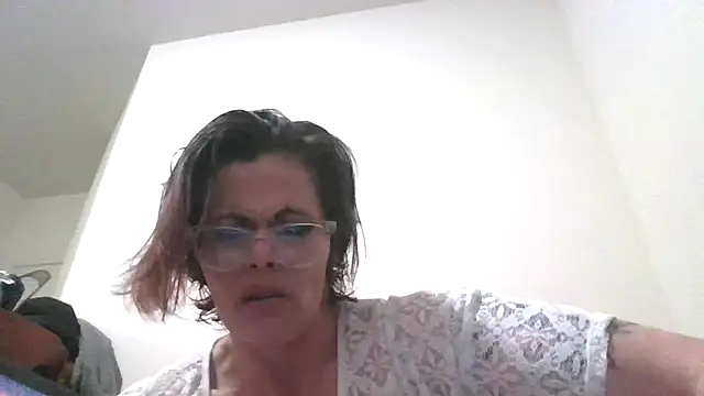 Snapshot of kitty-kitten82 chatting on 03/24/26, 05:45 kitty-kitten82 online show from 03/24/26, 05:45