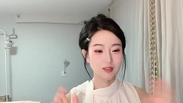 Snapshot of 1X-yiyi chatting on 05/06/26, 01:27 1X-yiyi online show from 05/06/26, 01:27