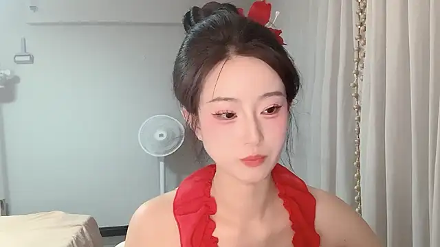 Snapshot of 1X-yiyi chatting on 05/22/26, 12:00 1X-yiyi online show from 05/22/26, 12:00
