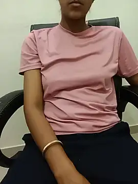 Snapshot of aushi_rajput chatting on 05/26/26, 11:34 aushi rajput online show from 05/26/26, 11:34