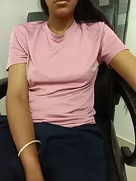 Snapshot of aushi_rajput chatting on 05/27/26, 05:04 aushi rajput online show from 05/27/26, 05:04
