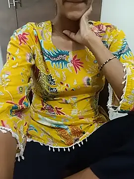 Snapshot of aushi_rajput chatting on 06/03/26, 04:59 aushi rajput online show from 06/03/26, 04:59