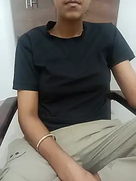 Snapshot of aushi_rajput chatting on 06/04/26, 04:51 aushi rajput online show from 06/04/26, 04:51