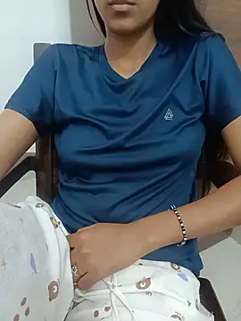 Snapshot of aushi_rajput chatting on 06/13/26, 06:00 aushi rajput online show from 06/13/26, 06:00