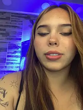Snapshot of lunacandy_0 chatting on 06/10/26, 12:00 lunacandy 0 online show from 06/10/26, 12:00