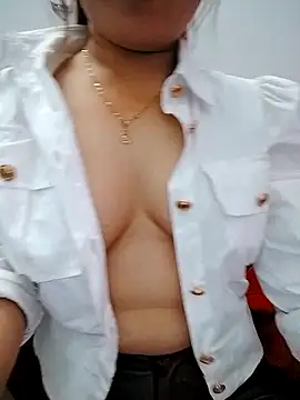Snapshot of Sury_sexyy chatting on 03/28/26, 02:05 Sury sexyy online show from 03/28/26, 02:05