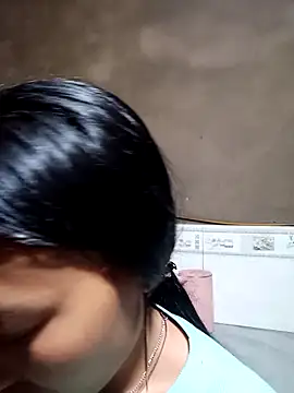 Snapshot of Leiley_98 chatting on 04/19/26, 10:45 Leiley 98 online show from 04/19/26, 10:45