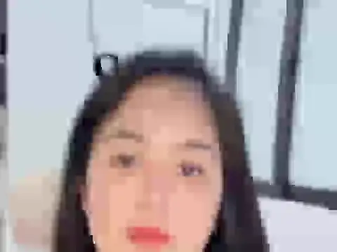 Snapshot of AmyLinee_1 chatting on 06/13/26, 08:12 AmyLinee 1 online show from 06/13/26, 08:12