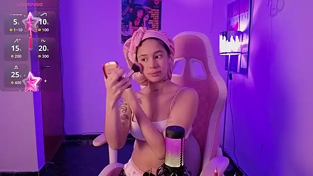 Snapshot of Oliviasims chatting on 03/29/26, 09:37 Oliviasims online show from 03/29/26, 09:37