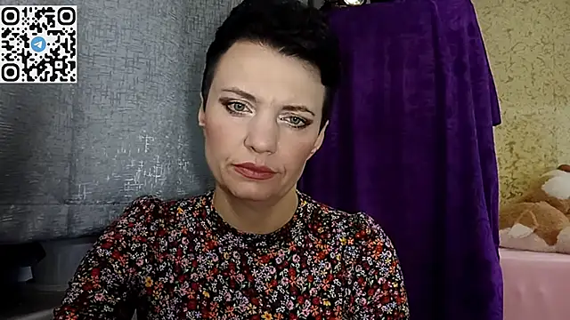 Snapshot of HotMamaQueen234 chatting on 04/06/26, 07:15 HotMamaQueen234 online show from 04/06/26, 07:15