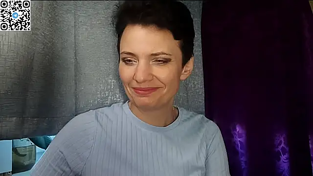 Snapshot of HotMamaQueen234 chatting on 05/04/26, 03:41 HotMamaQueen234 online show from 05/04/26, 03:41