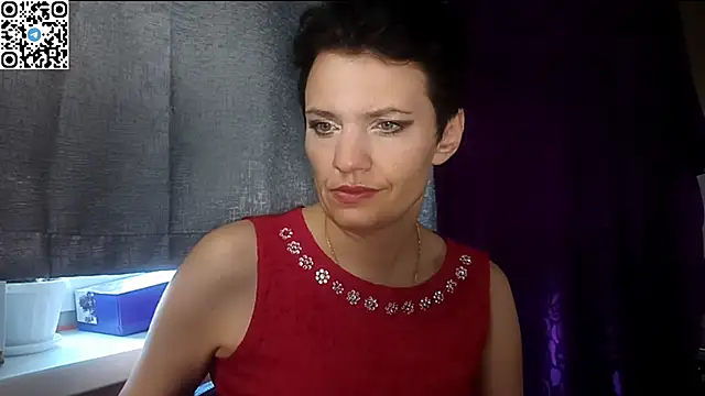 Snapshot of HotMamaQueen234 chatting on 06/05/26, 08:53 HotMamaQueen234 online show from 06/05/26, 08:53