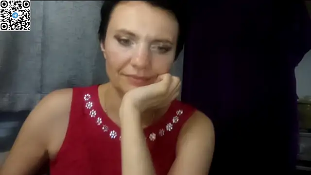 Snapshot of HotMamaQueen234 chatting on 06/11/26, 11:25 HotMamaQueen234 online show from 06/11/26, 11:25