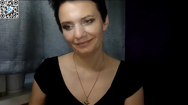 Snapshot of HotMamaQueen234 chatting on 06/13/26, 12:30 HotMamaQueen234 online show from 06/13/26, 12:30