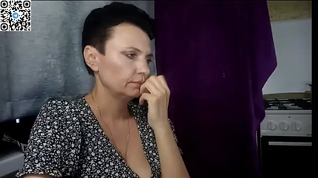 HotMamaQueen234 online show from 06/25/26, 11:53