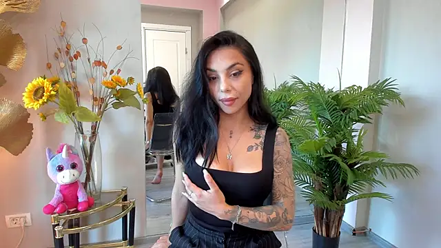 Snapshot of MissSiennaa chatting on 06/11/26, 06:11 MissSiennaa online show from 06/11/26, 06:11