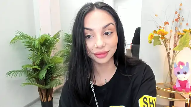 Snapshot of MissSiennaa chatting on 06/15/26, 06:48 MissSiennaa online show from 06/15/26, 06:48