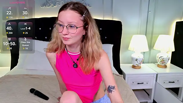 AmelieViolet online show from 06/07/26, 03:43