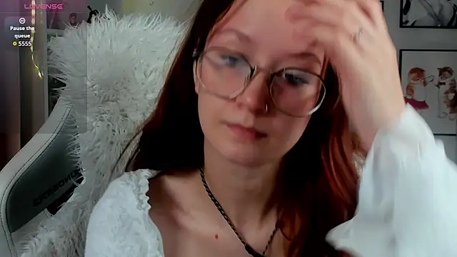 AmelieViolet online show from 06/24/26, 03:05