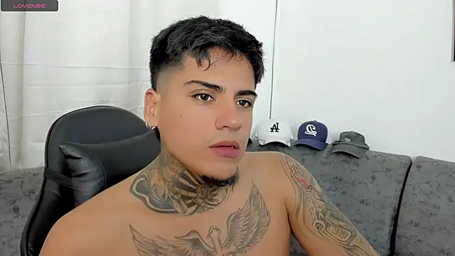Snapshot of sweetlatinoboy chatting on 06/28/26, 10:05 sweetlatinoboy online show from 06/28/26, 10:05