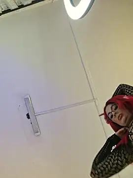 Scarlet Evanss  online show from 06/05/26, 08:03
