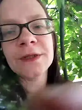 Snapshot of SandyWay chatting on 06/04/26, 09:37 SandyWay online show from 06/04/26, 09:37