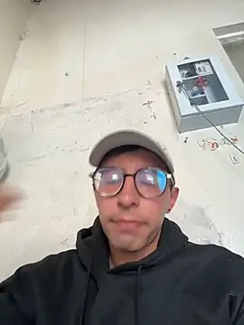 LeonBlazze online show from 06/03/26, 06:02