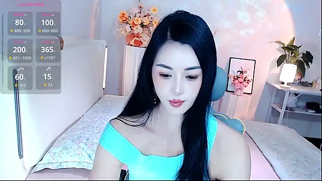 Snapshot of Evelyn-007 chatting on 05/10/26, 01:49 Evelyn-007 online show from 05/10/26, 01:49