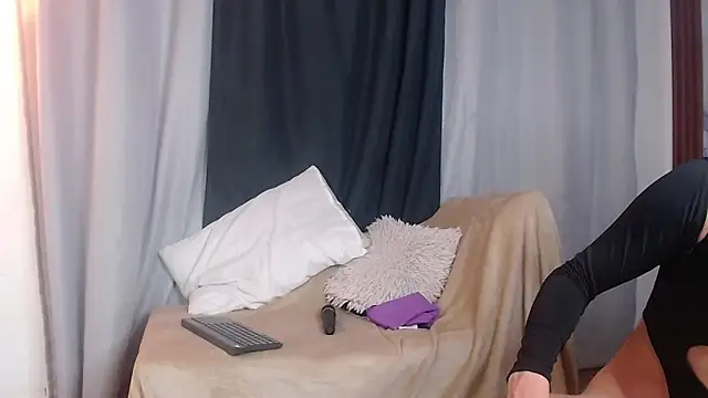Snapshot of Astrid_Porno chatting on 05/28/26, 08:39 Astrid Porno online show from 05/28/26, 08:39