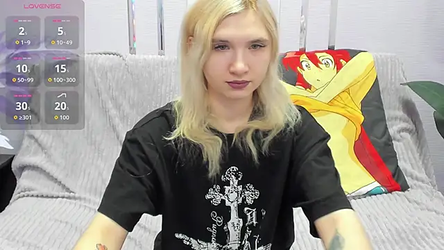 Snapshot of Naomi_Blondie chatting on 03/23/26, 02:48 Naomi Blondie online show from 03/23/26, 02:48