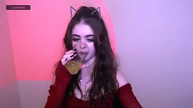  LunnaBelle  online show from 07/22/26, 10:18