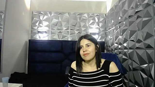 Snapshot of Cata_black chatting on 05/14/26, 02:35 Cata black online show from 05/14/26, 02:35