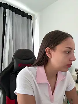 Snapshot of Lauren_Storm chatting on 05/03/26, 04:02 Lauren Storm online show from 05/03/26, 04:02