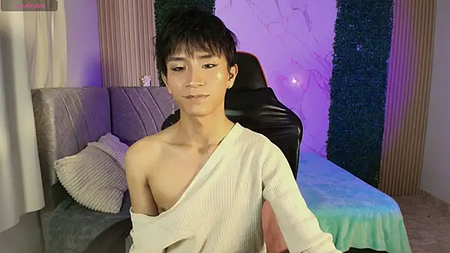 Snapshot of cococumps chatting on 05/26/26, 09:00 cococumps online show from 05/26/26, 09:00