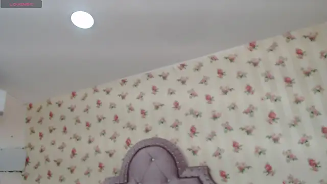 crystal watson0 online show from 05/11/26, 12:55
