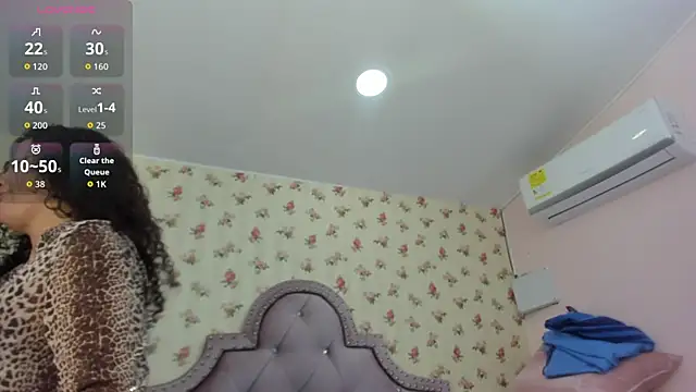 crystal watson0 online show from 06/18/26, 02:10