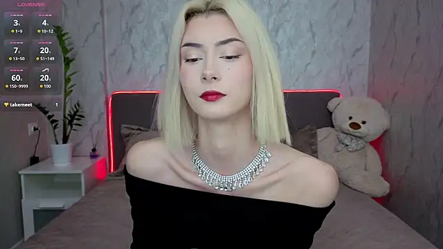 Snapshot of kittysocutie chatting on 05/06/26, 12:30 kittysocutie online show from 05/06/26, 12:30