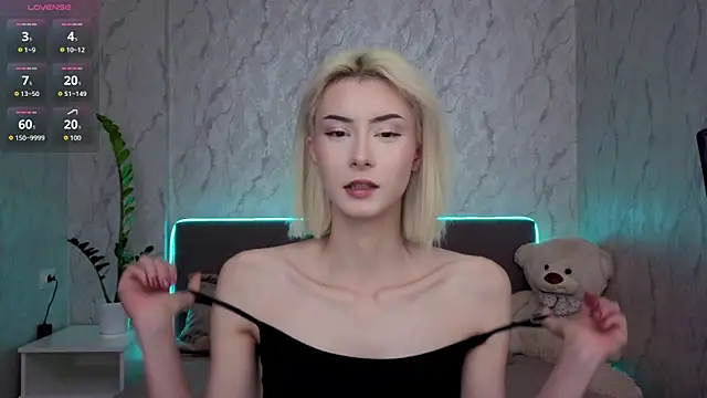 Snapshot of kittysocutie chatting on 05/07/26, 12:05 kittysocutie online show from 05/07/26, 12:05