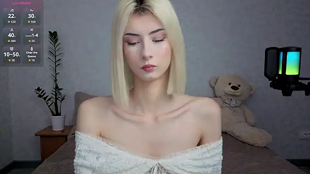 Snapshot of kittysocutie chatting on 06/10/26, 12:33 kittysocutie online show from 06/10/26, 12:33