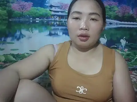 Snapshot of Huemy098 chatting on 05/19/26, 02:23 Huemy098 online show from 05/19/26, 02:23