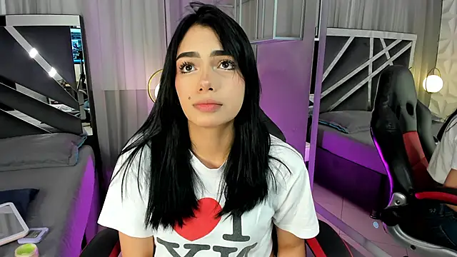 Snapshot of Magic_katt chatting on 05/21/26, 12:17 Magic katt online show from 05/21/26, 12:17
