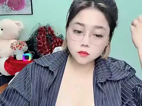 Snapshot of Nhanlu009 chatting on 04/18/26, 09:13 Nhanlu009 online show from 04/18/26, 09:13