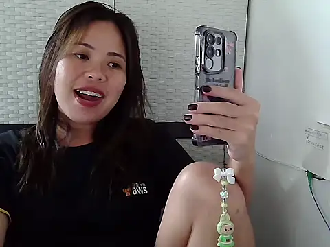 Snapshot of sweetciendy chatting on 05/16/26, 06:21 sweetciendy online show from 05/16/26, 06:21