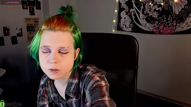 LittleKittenStar online show from 05/21/26, 12:01