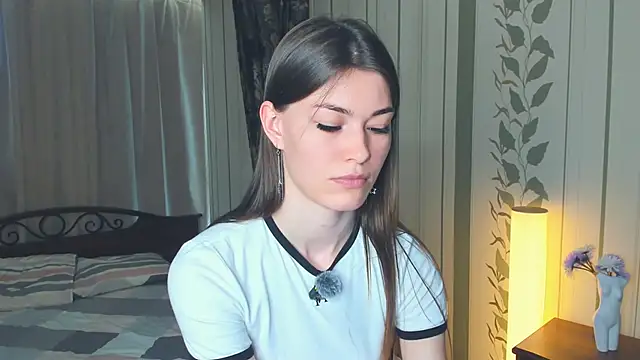 JulissaLipoma online show from 06/11/26, 07:17