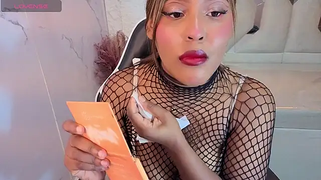Snapshot of naomitp chatting on 05/19/26, 12:33 naomitp online show from 05/19/26, 12:33