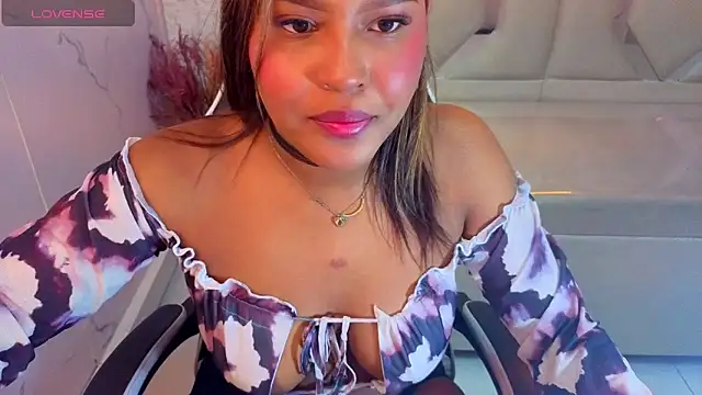 Snapshot of naomitp chatting on 06/05/26, 12:33 naomitp online show from 06/05/26, 12:33